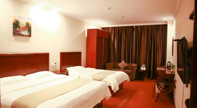GreenTree Inn Puyang Fan County People Avenue Banqiao Road Hotel, Reserva ahora Hotel Hoteles en Henan con aparcamiento, Aparcamiento