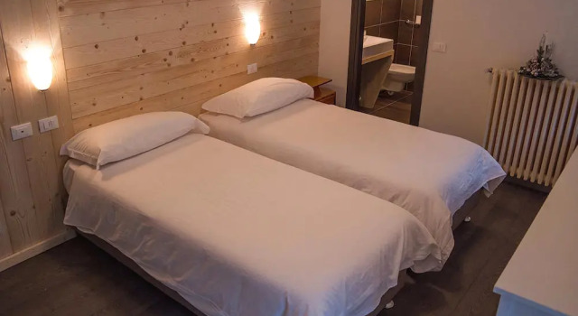 Hotel Italia, Забронировать Отель Априка Valtellina, рядом с Бугельный подъёмник Квадри (нижняя станция)