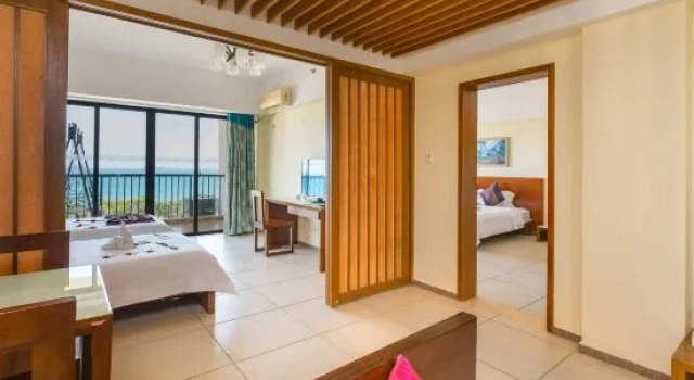 Семейный люкс с 2 комнатами с видом на сад J hotel Sanya
