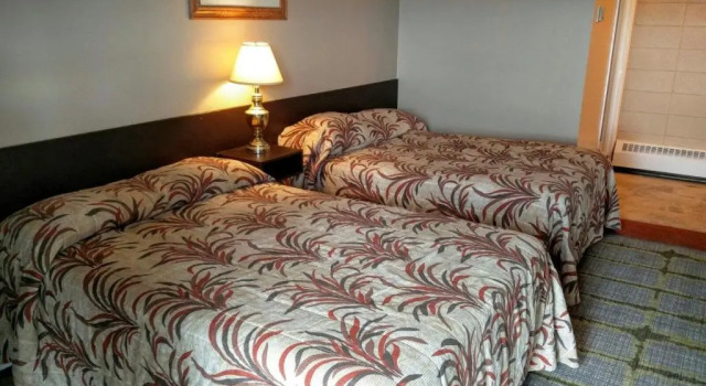 Четырёхместный номер Standard Alaskan Motel