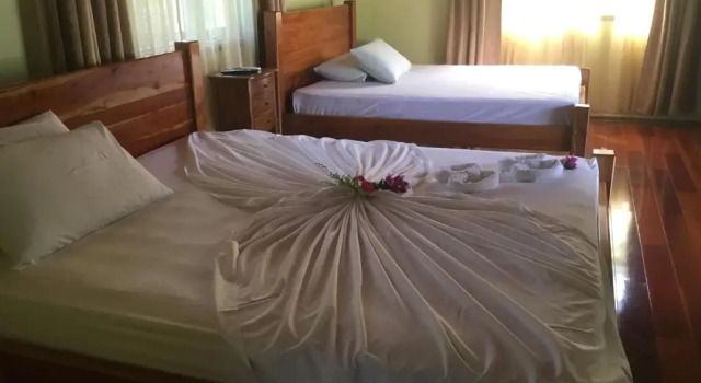 Бунгало Benjamines Guesthouse