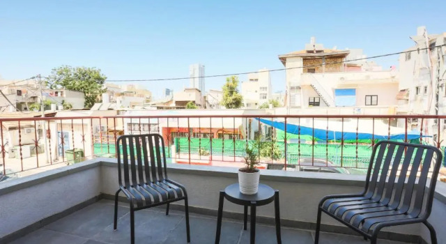 Апартаменты с 2 комнатами AirTLV - HaHagmon Apartments