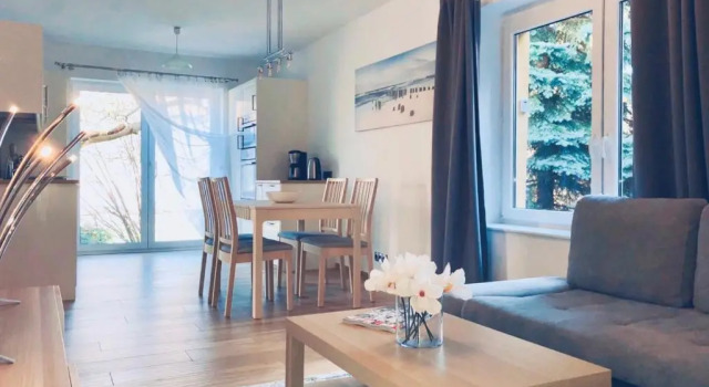 Hampton Apartments - 200m do Plaży Orłowo - Apartament Laguna, Varaa Huoneisto Hotellit Pommeri pysäköinnillä, Pysäköinti