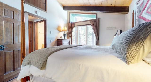 Chateau Sans Nom #19 4 Bedroom Condo by RedAwning, Забронировать Апартаменты/квартира Маммот-Лейкс Маммот, рядом с Поле для гольфа Snowcreek