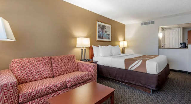 Номер Standard Quality Inn & Suites Vestal Binghamton near University