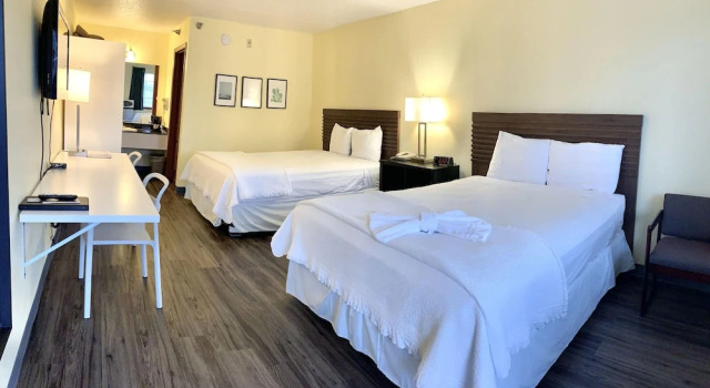 Четырёхместный номер Standard Seven Gables Inn