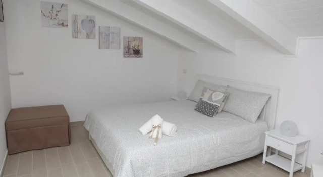 Rosy House - Hospitality, Book Hotel Pimonte Campania
