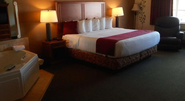 AmericInn Lodge and Suites McAlester, Varaa Hotelli McAlester 