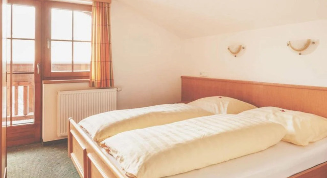 VOM REITER, Ferienwohnung am Bauernhof mit Bergblick und privater Infrarotkabine, Inkl Sommercard und Spielplatz, Book Hotel Hotels in Obere Klaus with Parking, Parking