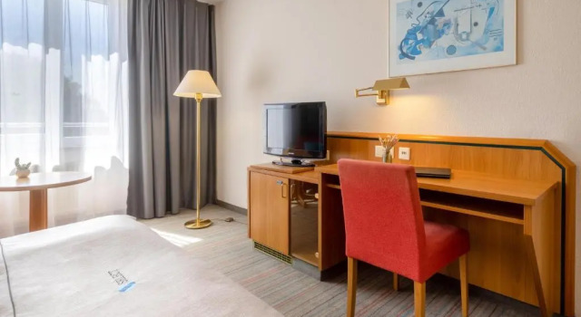 Номер Comfort Holiday Inn - the niu, Blade Solingen by IHG
