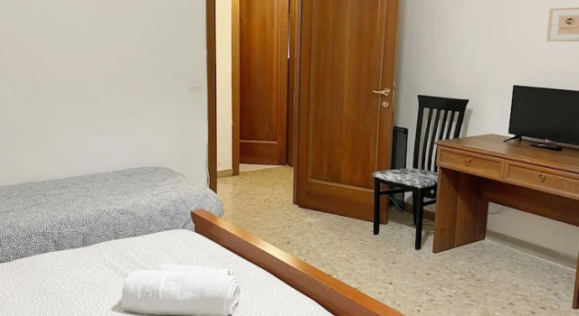 Residenza Cleopatra 3, Rezervovat Hotel Ancona 