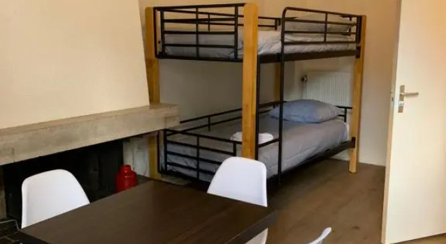 Кровать в общем номере Kleinschalig Hostel in Deventer, centrum stad, aan de IJssel