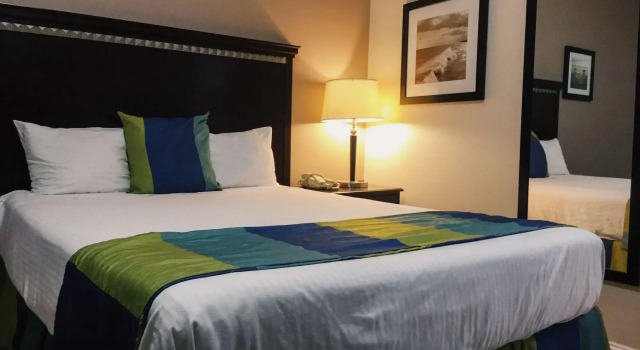 19 Atlantic Hotel, Забронировать Отель Отели Вирджиния-Бич с парковкой, рядом с Пасифик авеню, Парковка