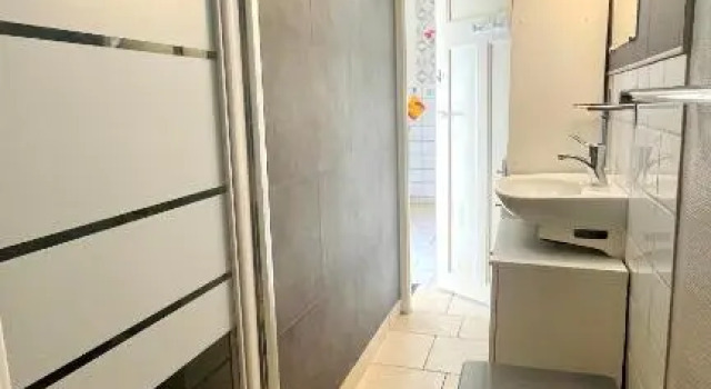 Appartement à quelques pas de la plage avec jardin, Varaa Huoneisto  