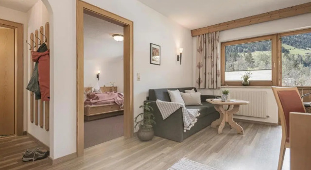 Brückenhof Garni, Rezerwuj Hotel Hotele w Tyrol z parkingiem, Parking