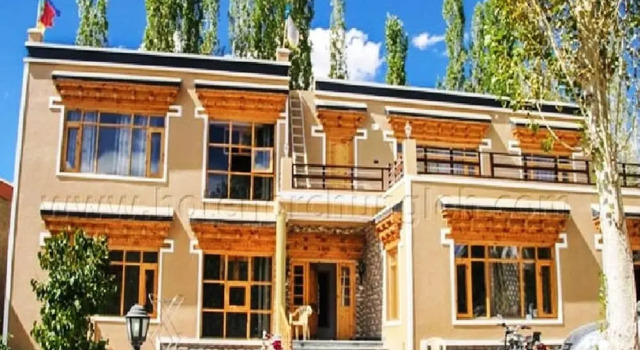 TIH Hotel Jorchung, Забронировать Отель Отели Джамму и Кашмира с парковкой, Парковка