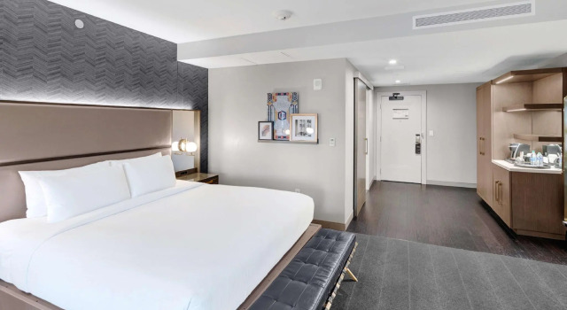 Двухместный люкс Deco Tulsa Club Hotel Curio Collection By Hilton