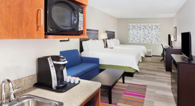 Люкс Deluxe Holiday Inn Express Hotel & Suites Montgomery E - Eastchase by IHG