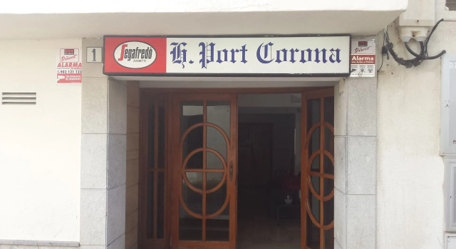 Hostal Port Corona