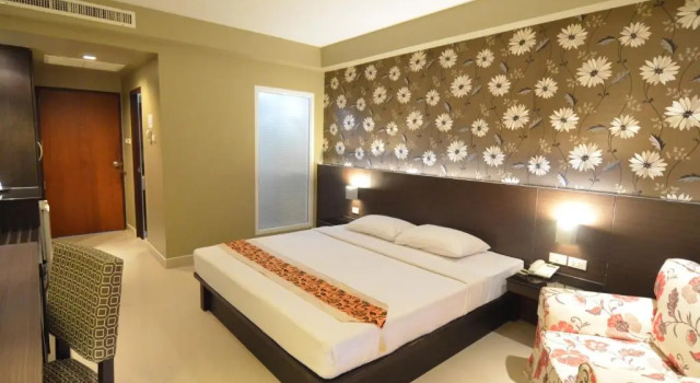 Номер Deluxe с видом на бассейн Welcome Plaza Hotel Pattaya