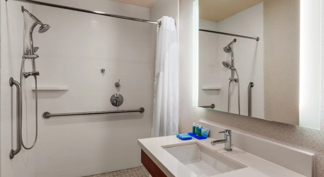 Номер Standard Holiday Inn Express & Suites Oroville Lake by IHG