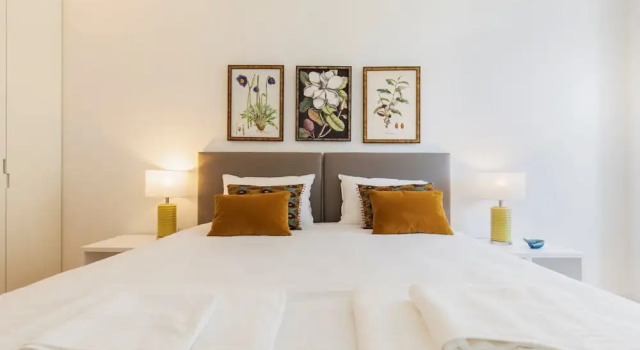 Trendy & Classic 2 Bedroom Apartment, Забронировать Апартаменты/квартира Мизерикорди Лиссабон, рядом с Money Museum