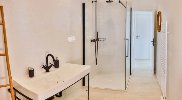 Вилла Luxurious Architect-designed Property Pool sea View