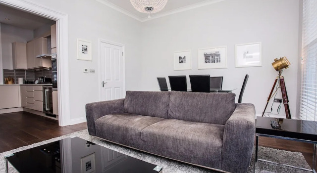 Luxurious 4 Bedroom Flat by Baker Street, Забронировать Отель Отели Англии 3 звезды, 3*