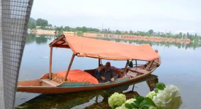 Номер Deluxe Houseboat Lily of Nageen