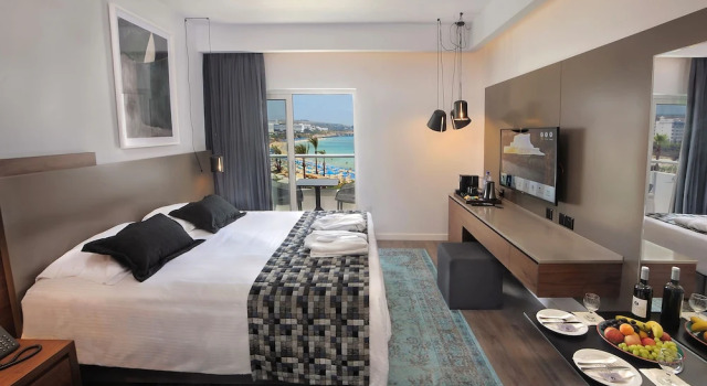 Номер Deluxe с балконом Okeanos Beach Boutique Hotel