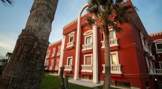 Grand Hotel Le Château, Buchen Sie Hotel Licola Kampanien