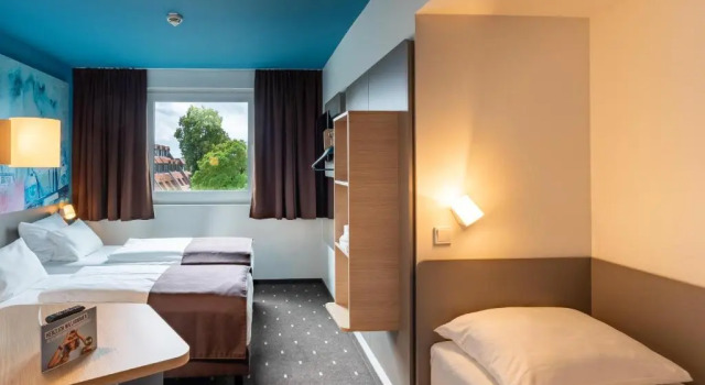 Трёхместный номер Standard B&B Hotel Wolfsburg-Weyhausen