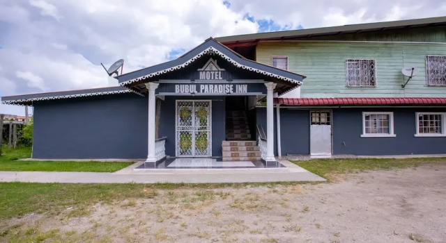 SPOT ON 90142 Bubul Paradise Inn, Prenota Hotel Semporna Sabah
