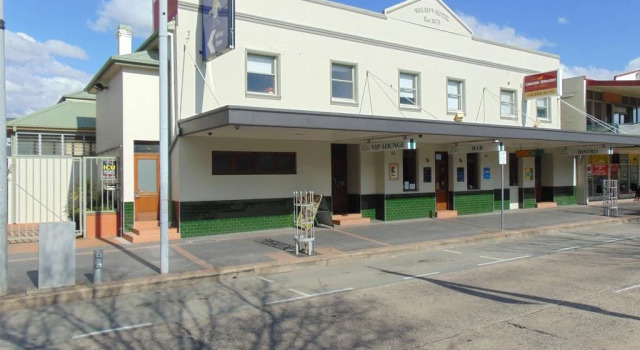 Walshs Hotel