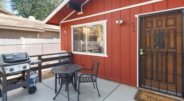 Cute Cozy Cabin