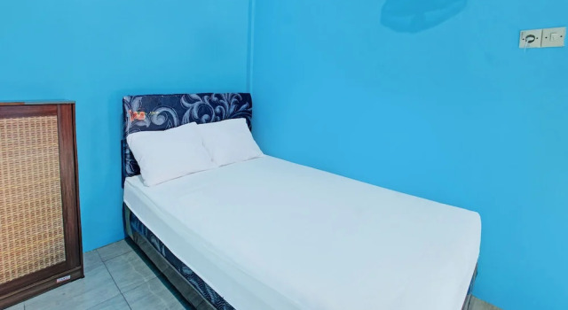 SPOT ON 91811 Rumah Inap Bunda Nurhayati, Book Hotel Hoteller i Tanak Awu med parkering, Parkering