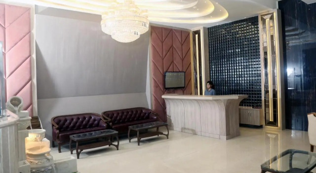 Om Clarks Inn Raebareli