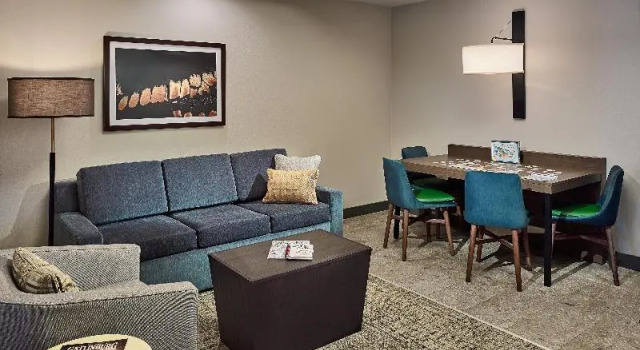 Люкс Embassy Suites By Hilton Gatlinburg Resort