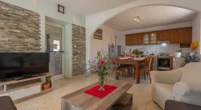 Holiday Home in Lisicic with Pool, Забронировать Дом для отпуска Бенковац Задарская жупания