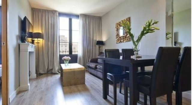 Grandom Suites