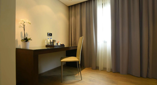 Двухместный номер Standard Ramada by Wyndham Downtown Beirut