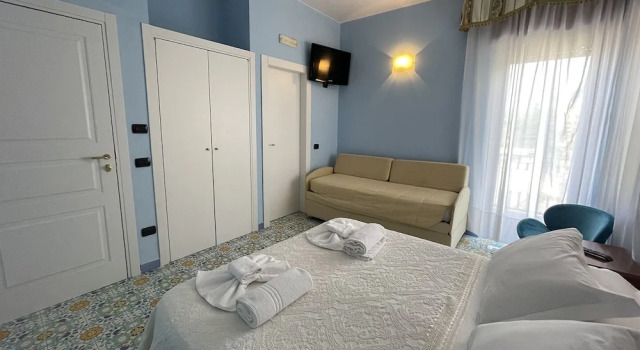 Трёхместный номер Standard с балконом Hotel Paradiso