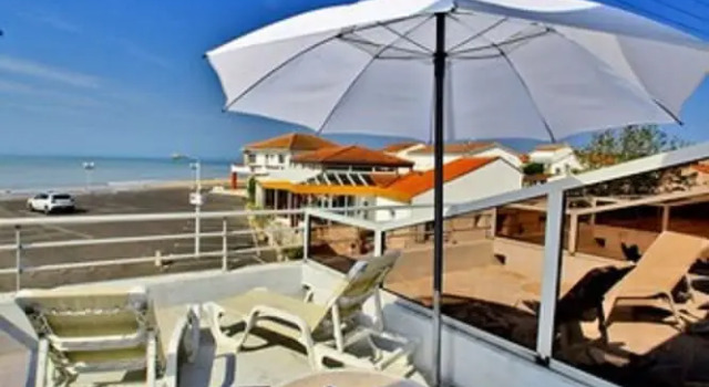 Двухместный номер Standard с балконом и рядом с пляжем Hotel Les Dunes