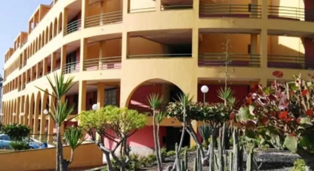 House With one Bedroom in Arona, With Shared Pool and Terrace, Book Hotel Hotels in Tenerife with Parking, Parking