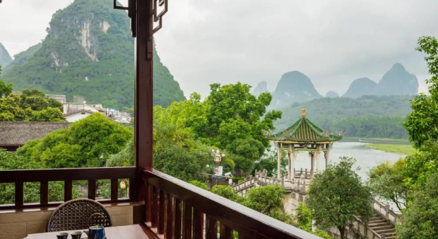 Standard Doppel Zimmer mit Flussblick Yangshuo River View Hotel
