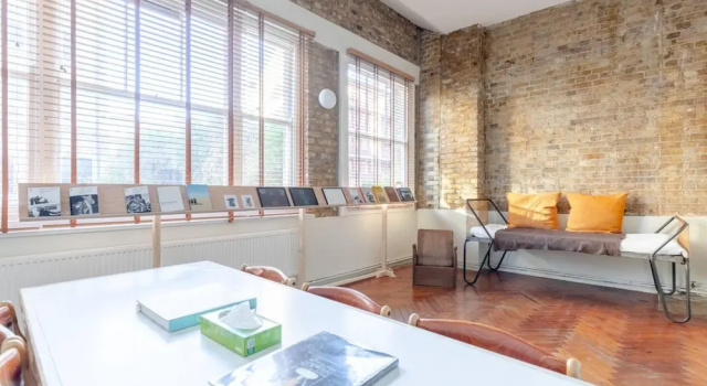 Апартаменты Tastefully Curated Mezzanine Studio Flat Hackney!