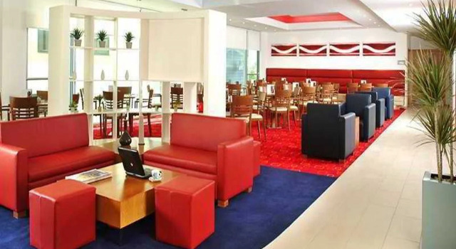 Travelodge Milton Keynes The Hub Hotel, Boek Hotel Hotels in Merseyside met zwembad, Zwembad