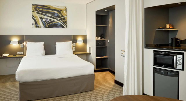 B&B HOTEL Rueil-Malmaison Gare