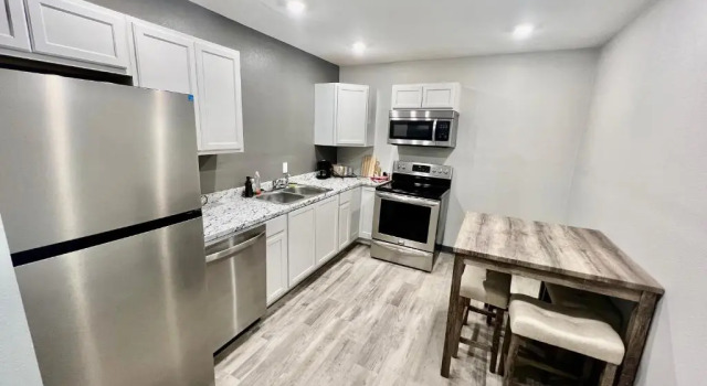 Люкс Superior Ozark Inn & Suites