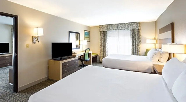 Четырёхместный люкс с видом на горы Holiday Inn Express Princeton/I-77 by IHG